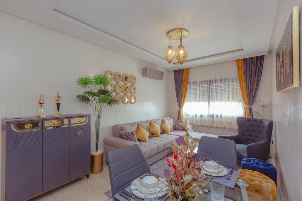 Cozy 2-Bedroom Apartment In Gueliz, Marrakech มาร์ราเกช ภายนอก รูปภาพ