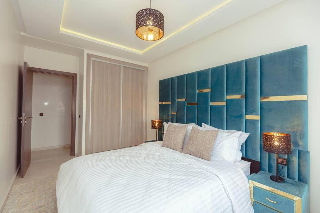 Cozy 2-Bedroom Apartment In Gueliz, Marrakech มาร์ราเกช ภายนอก รูปภาพ