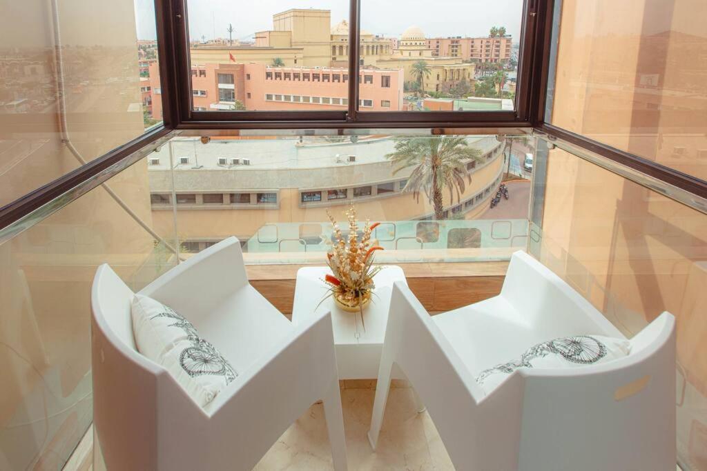 Cozy 2-Bedroom Apartment In Gueliz, Marrakech มาร์ราเกช ภายนอก รูปภาพ