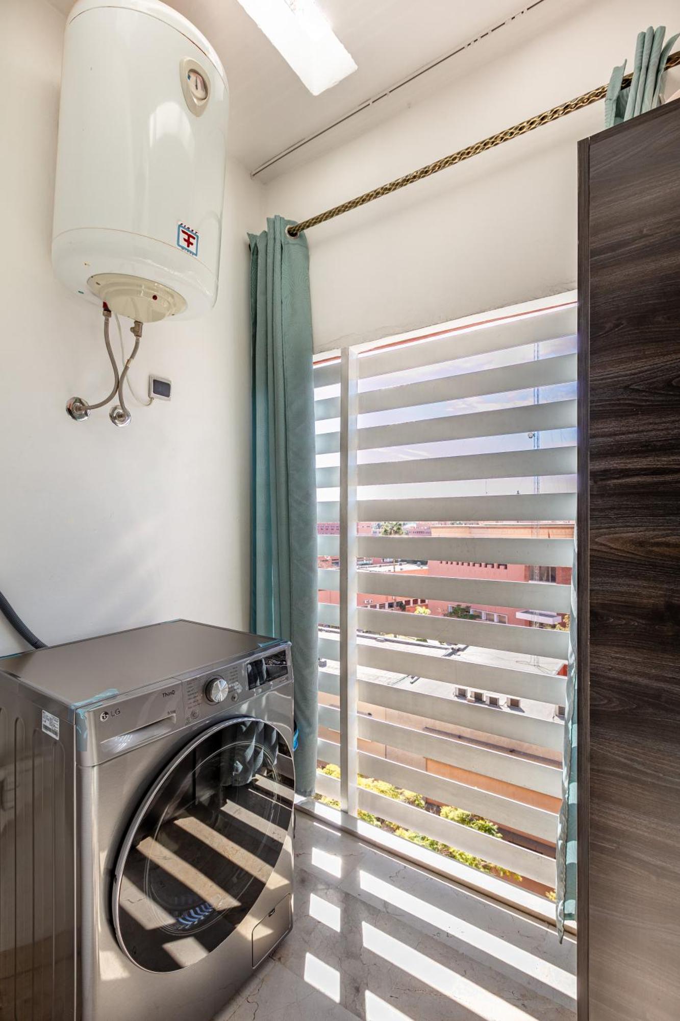 Cozy 2-Bedroom Apartment In Gueliz, Marrakech มาร์ราเกช ภายนอก รูปภาพ