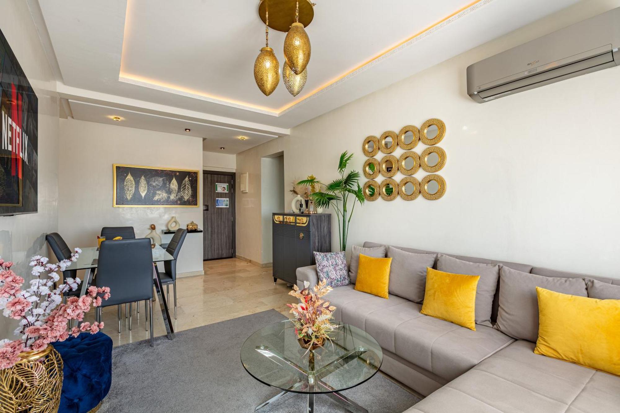 Cozy 2-Bedroom Apartment In Gueliz, Marrakech มาร์ราเกช ภายนอก รูปภาพ
